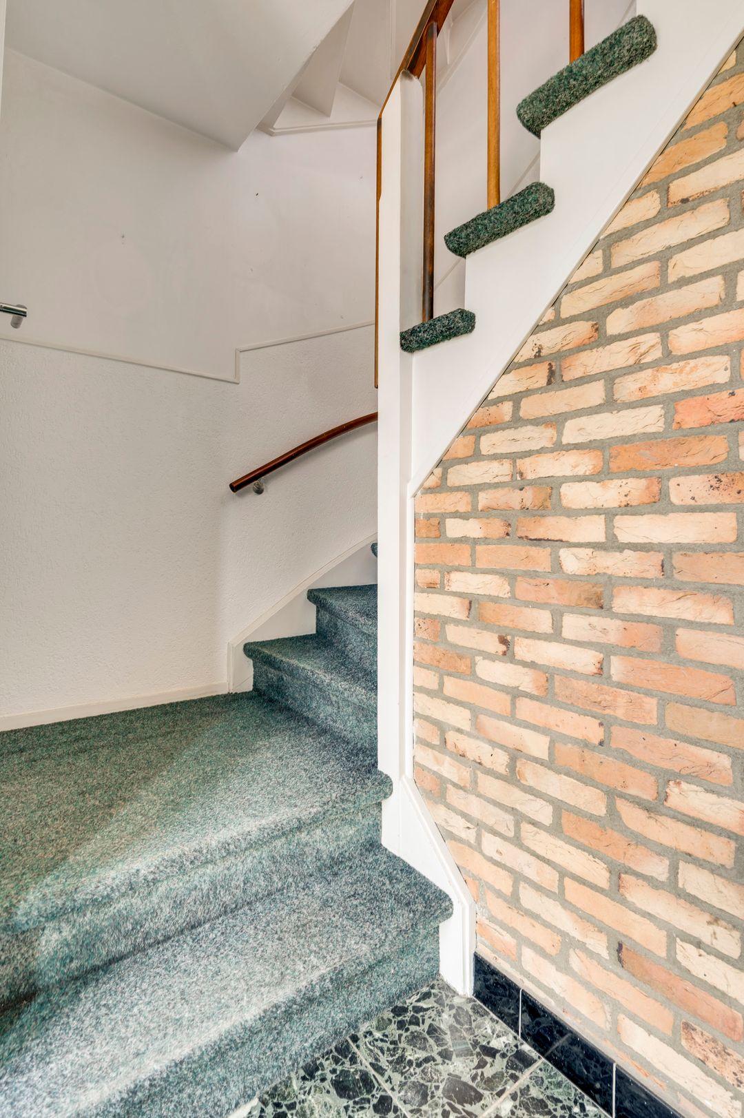 Photo 7 of Burg. van Udenstraat 3-B
