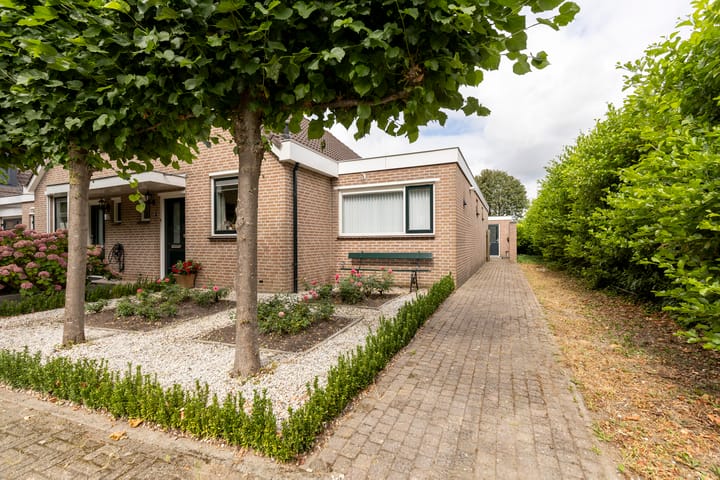 Hoekwoning te koop: Adriaan van Ostadestraat 17, Tiel
