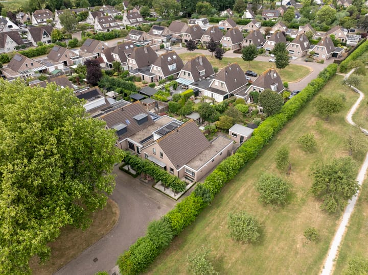 Hoekwoning te koop: Adriaan van Ostadestraat 17, Tiel