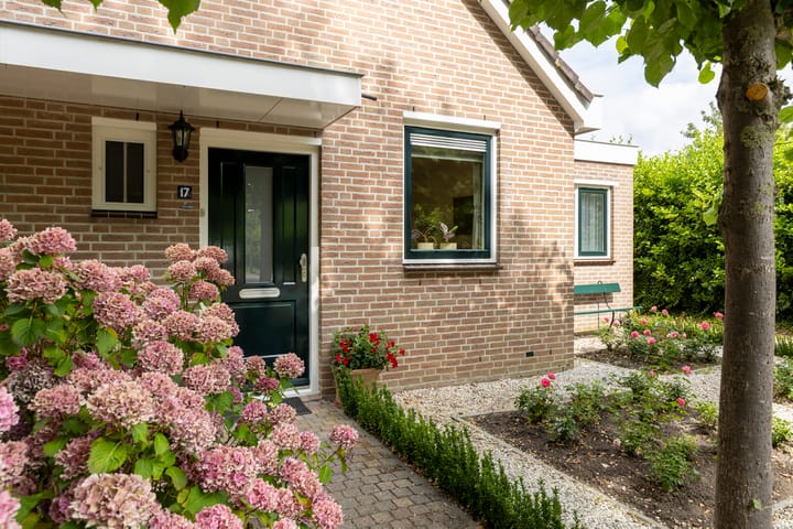 Hoekwoning te koop: Adriaan van Ostadestraat 17, Tiel