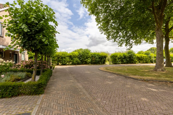 Hoekwoning te koop: Adriaan van Ostadestraat 17, Tiel