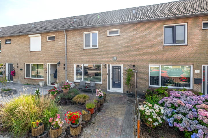 Tussenwoning te koop: Voorstekamp 28, Stadskanaal