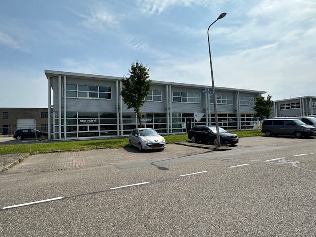 Bekijk foto 4 van Manitobadreef 11