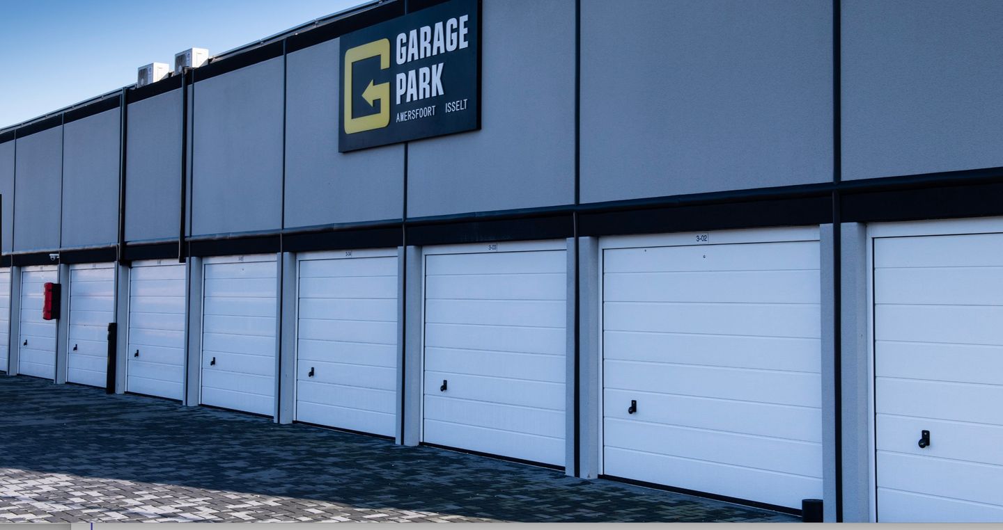 Bekijk foto 2 van 13 garageboxen, 1 kantoor mix Nederland