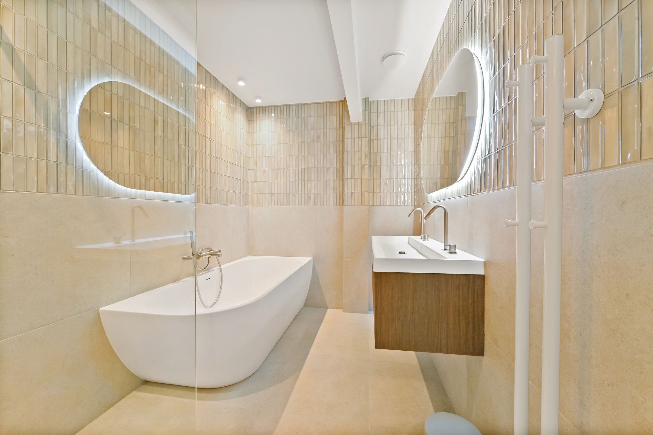 Photo 3 of Jan van Nassaustraat 16-G