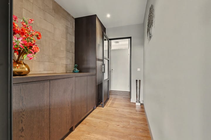 Hoekwoning te koop: Nobellaan 1, Vlijmen