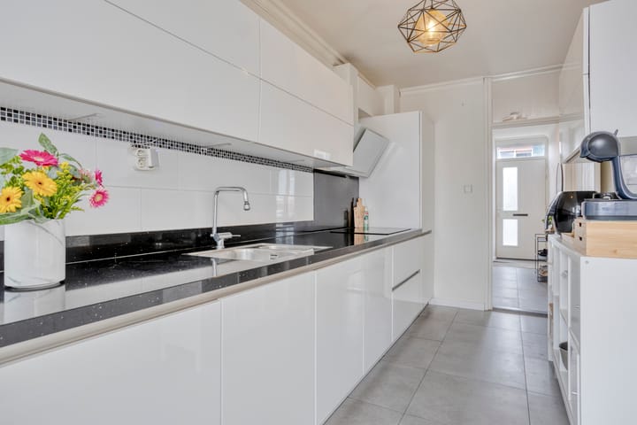 Hoekwoning te koop: Piet Heinstraat 2, Zevenaar