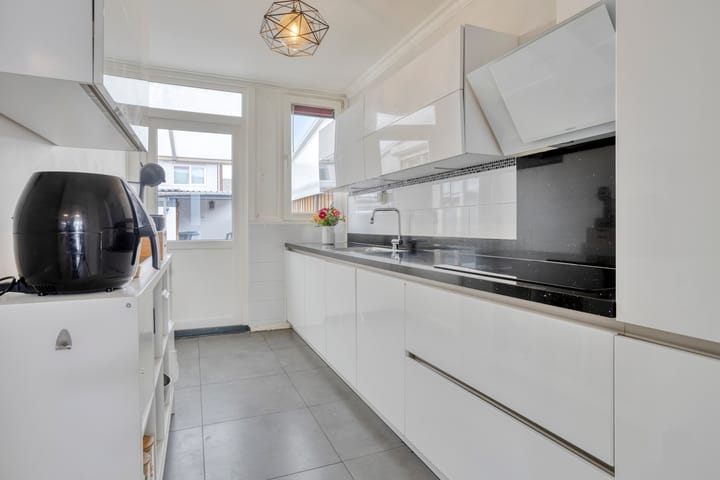 Hoekwoning te koop: Piet Heinstraat 2, Zevenaar