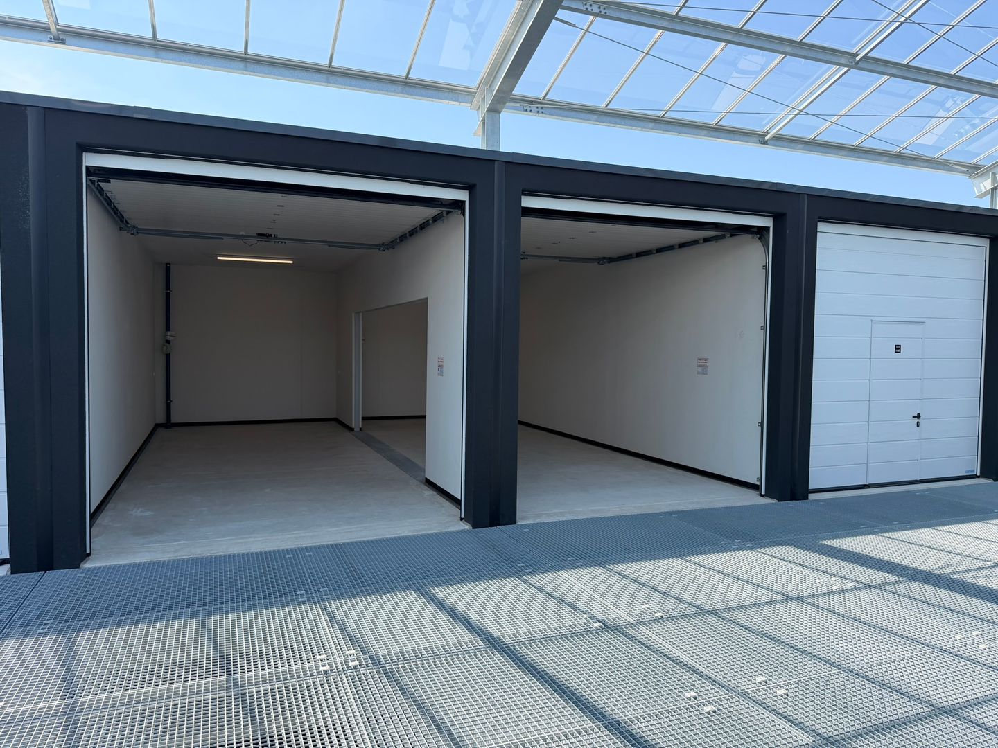 View photo 3 of Vlotlaan 533-H