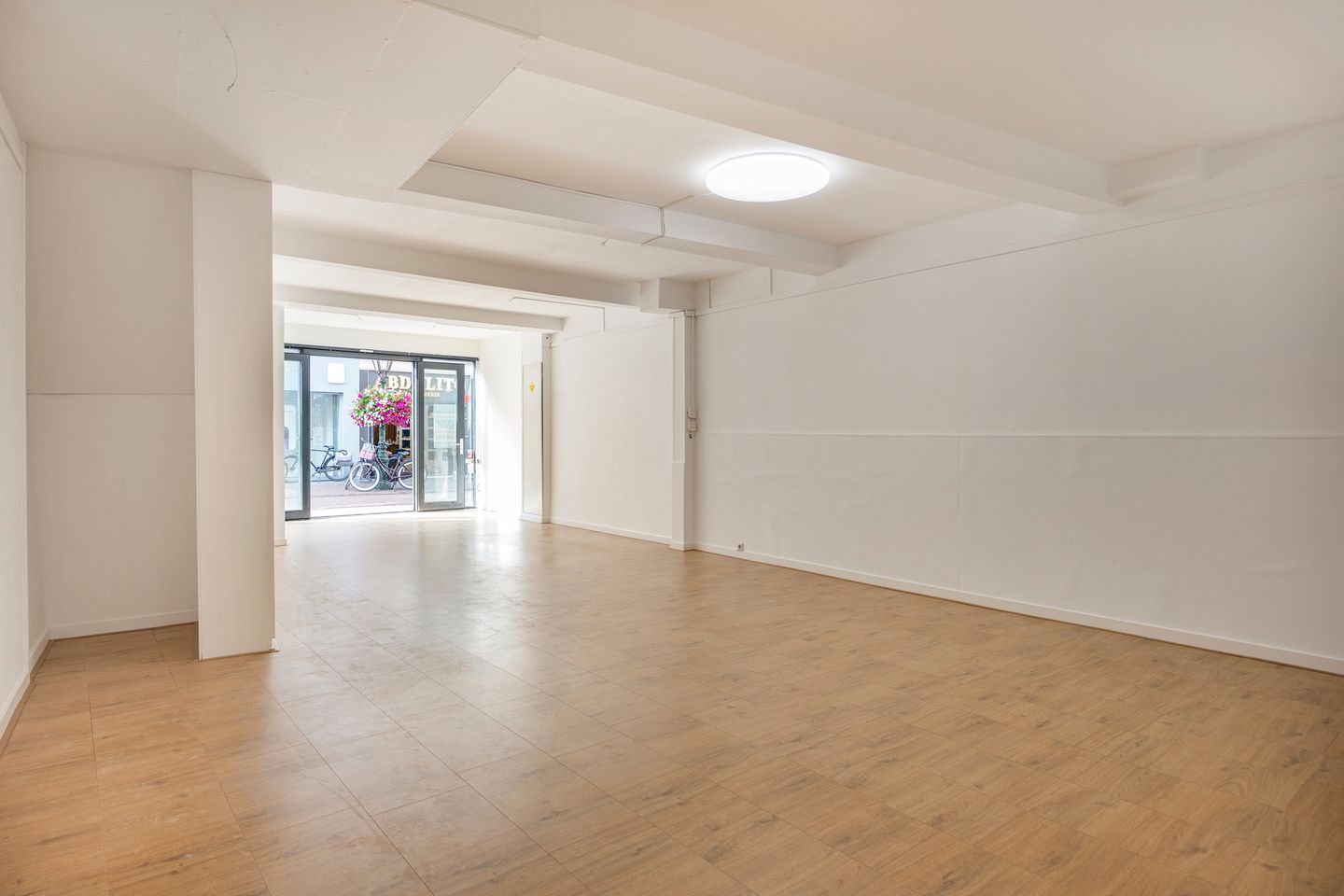 View photo 4 of Haarlemmerstraat 186