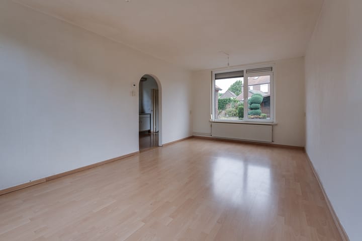 Twee-onder-één-kap te koop: Hoordstraat 37, Nieuwstadt