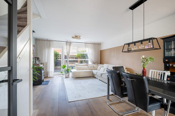 Tussenwoning te koop: Rijksstraatweg 91B, Dordrecht