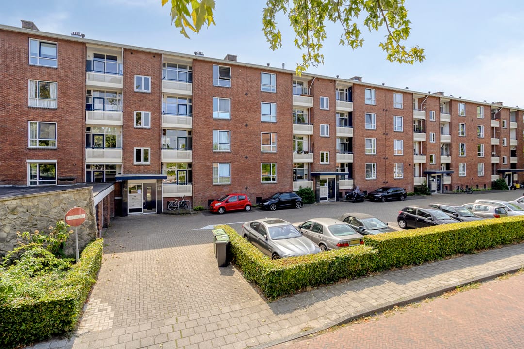 Photo 1 of Van Musschenbroekstraat 66-1