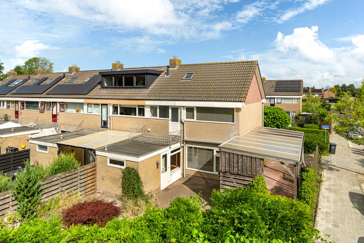 Hoekwoning te huur: Bloemkamp 36, Drachten