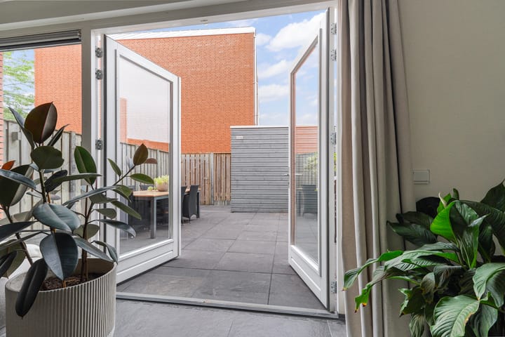 Tussenwoning te koop: Sint Pieterspark 127, Tilburg