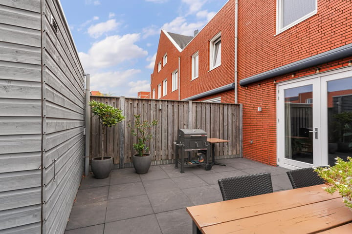 Tussenwoning te koop: Sint Pieterspark 127, Tilburg