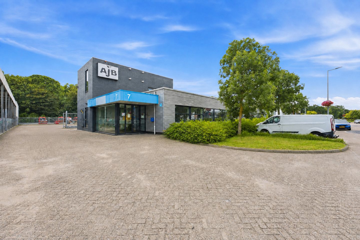 Bekijk foto 1 van Zuidzijde 7