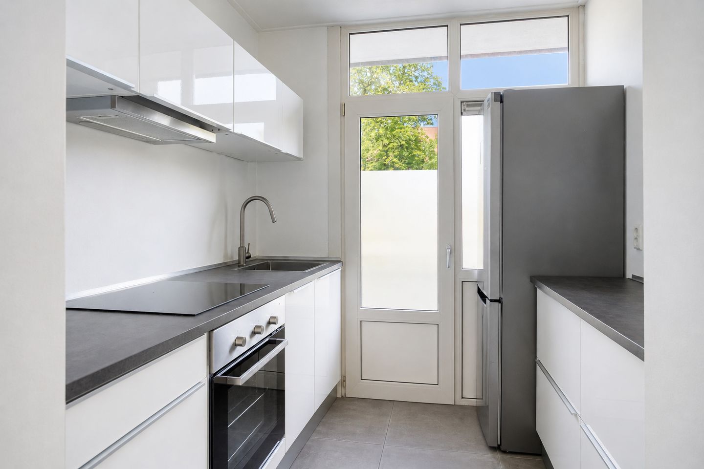Photo 4 of Van Musschenbroekstraat 66-1