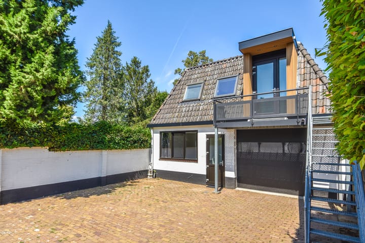 Wagenpad 16-GED, Laren (NH)