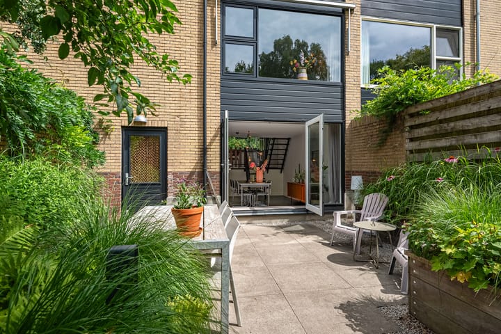 Tussenwoning te koop: Want 75, Huizen