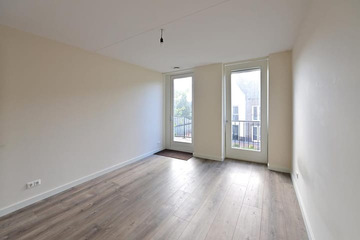 Appartement te huur: Keucheniusstraat 8A, Huizen
