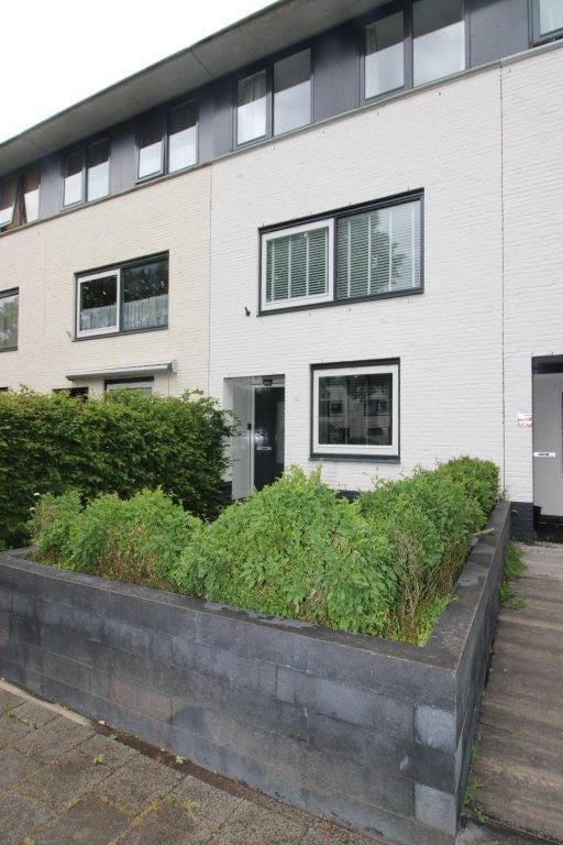 Tussenwoning te huur: Parkwijklaan 15, Almere