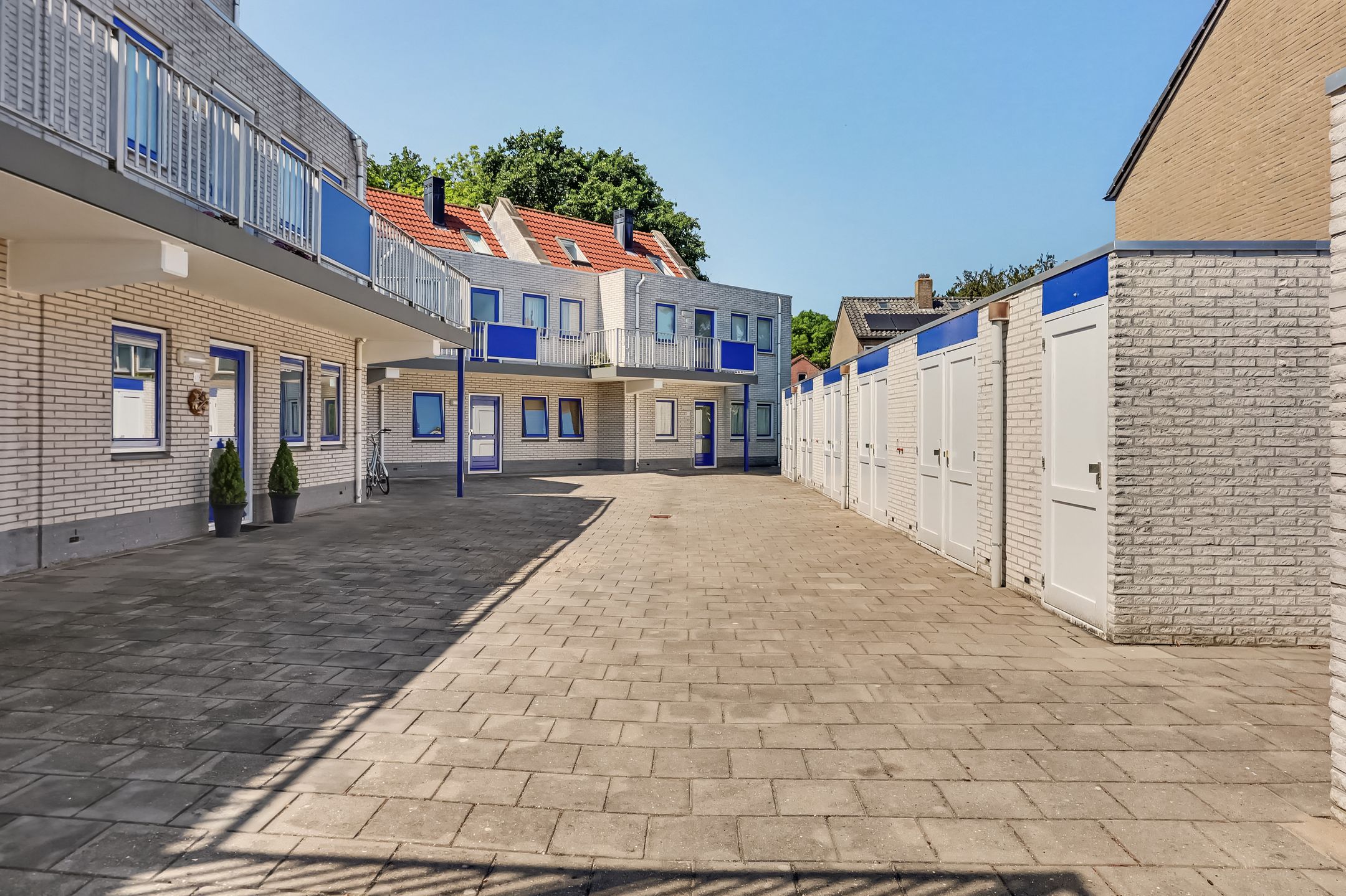 Photo 27 of Hoogvlietlaan 12-E