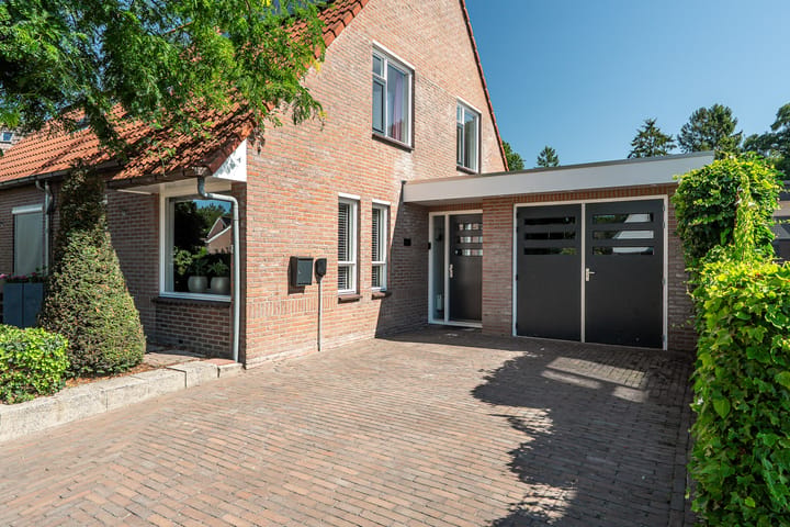 Twee-onder-één-kap te koop: de Stringen 25A, Nieuwehorne
