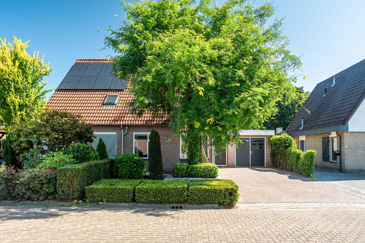 Twee-onder-één-kap te koop: de Stringen 25A, Nieuwehorne