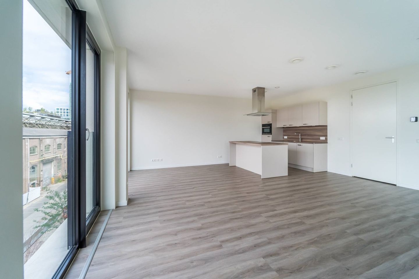 Foto 4 van Oostenburgermiddenstraat 34