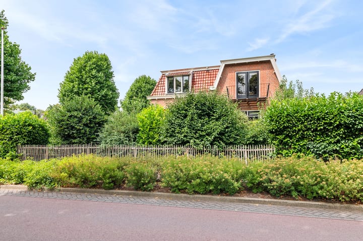 Vrijstaande woning te koop: Eugénie Prévinaireweg 1, Nieuw-Vennep