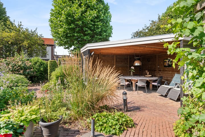 Vrijstaande woning te koop: Eugénie Prévinaireweg 1, Nieuw-Vennep