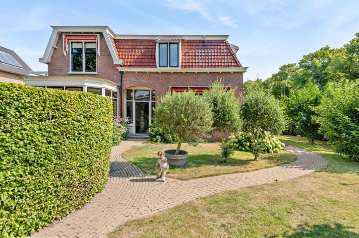 Vrijstaande woning te koop: Eugénie Prévinaireweg 1, Nieuw-Vennep