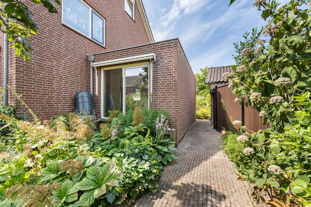 Photo 38 of Wilhelminastraat 18