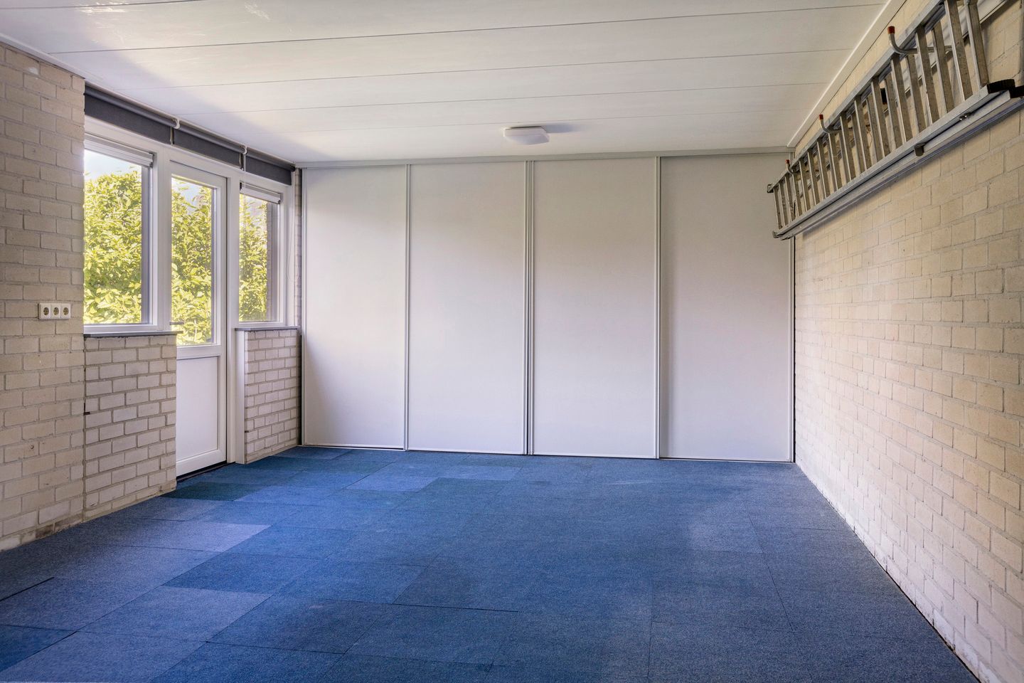 Photo 20 of Huusker 14