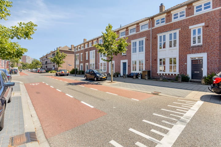 Tussenwoning te koop: Gentiaanstraat 36, Bergen Op Zoom
