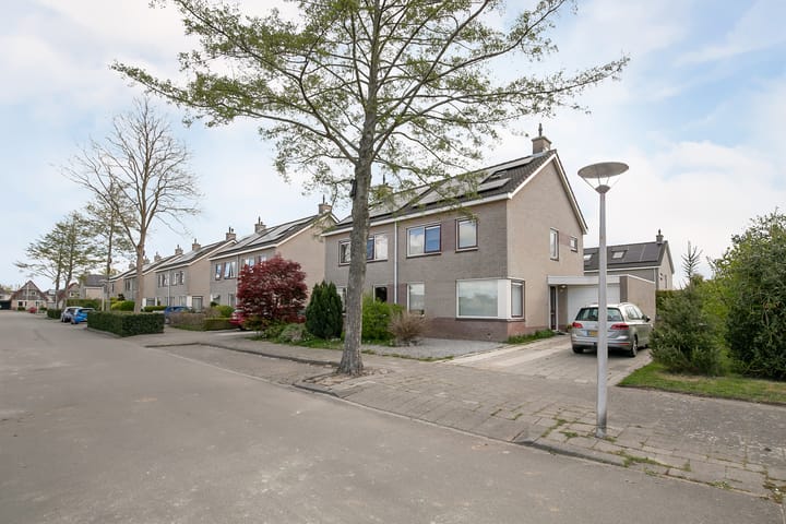 Tussenwoning te huur: Rooswinkelstate 33, Leeuwarden