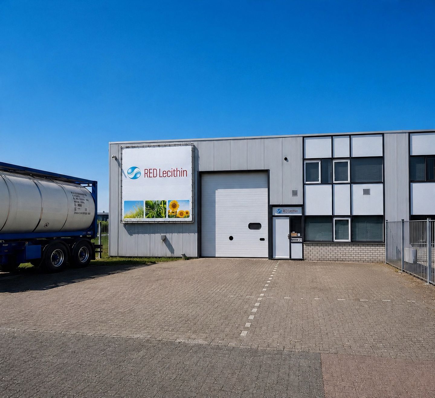Bekijk foto 1 van Einsteinstraat 37