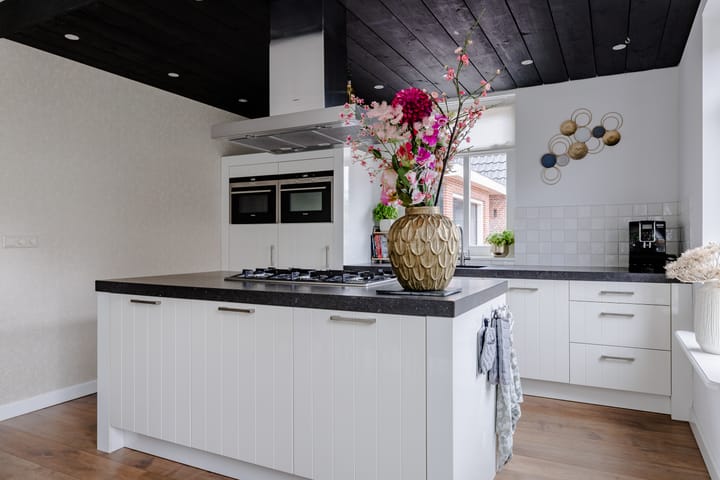 Vrijstaande woning te koop: De Vaart 4, Barsingerhorn
