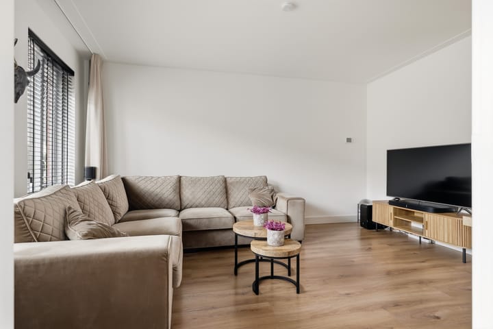 Tussenwoning te koop: Claude Debussystraat 22, Zaandijk