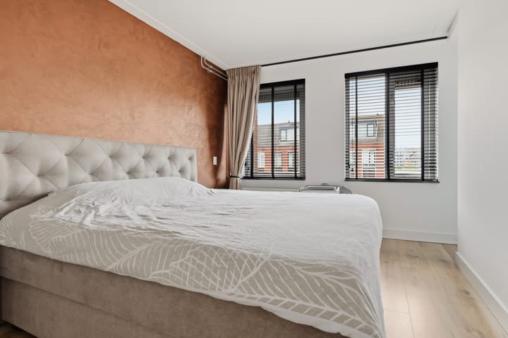Tussenwoning te koop: Claude Debussystraat 22, Zaandijk