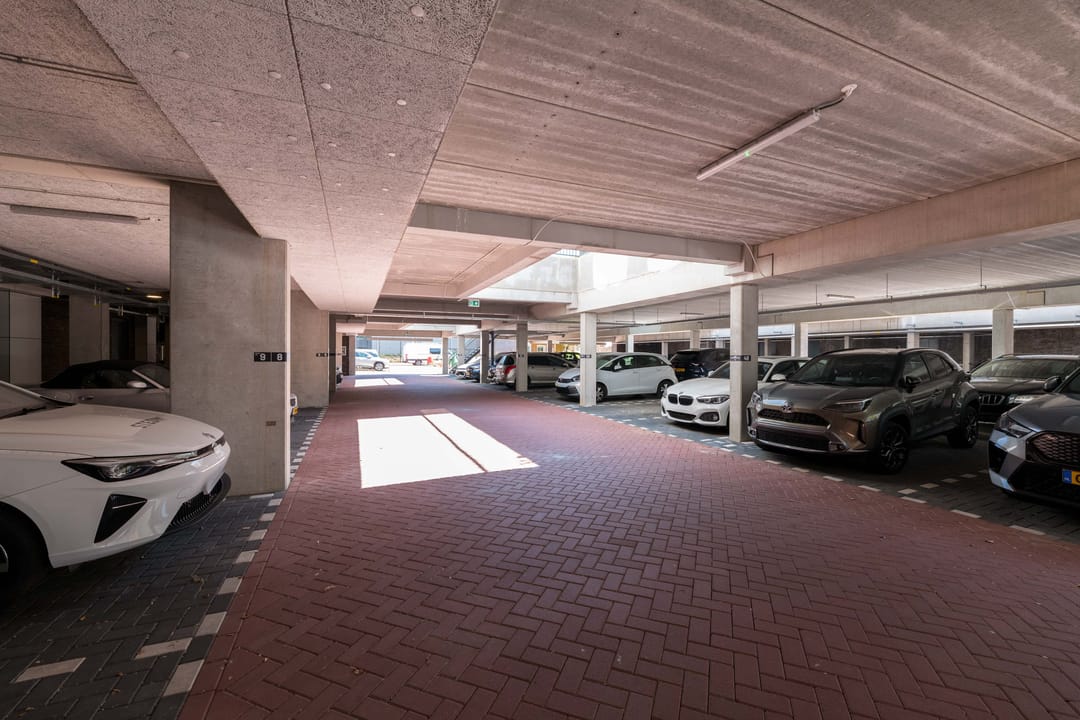 Photo 37 of Stationsplein 168