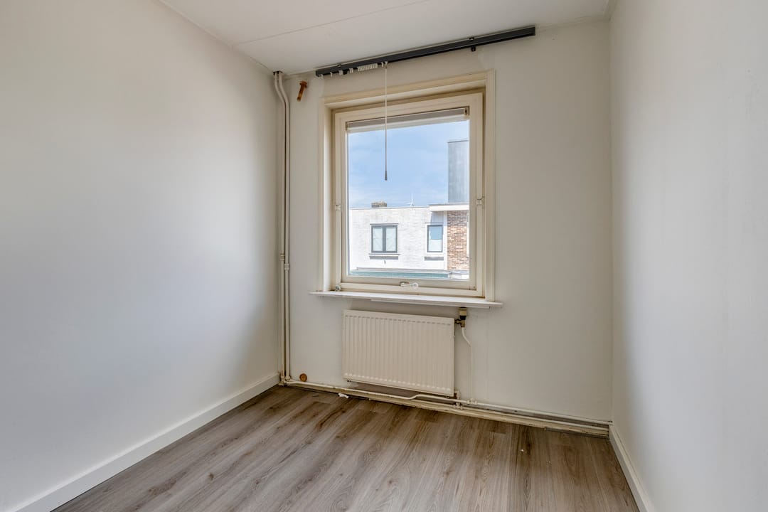 Photo 16 of De Ruyterstraat 75