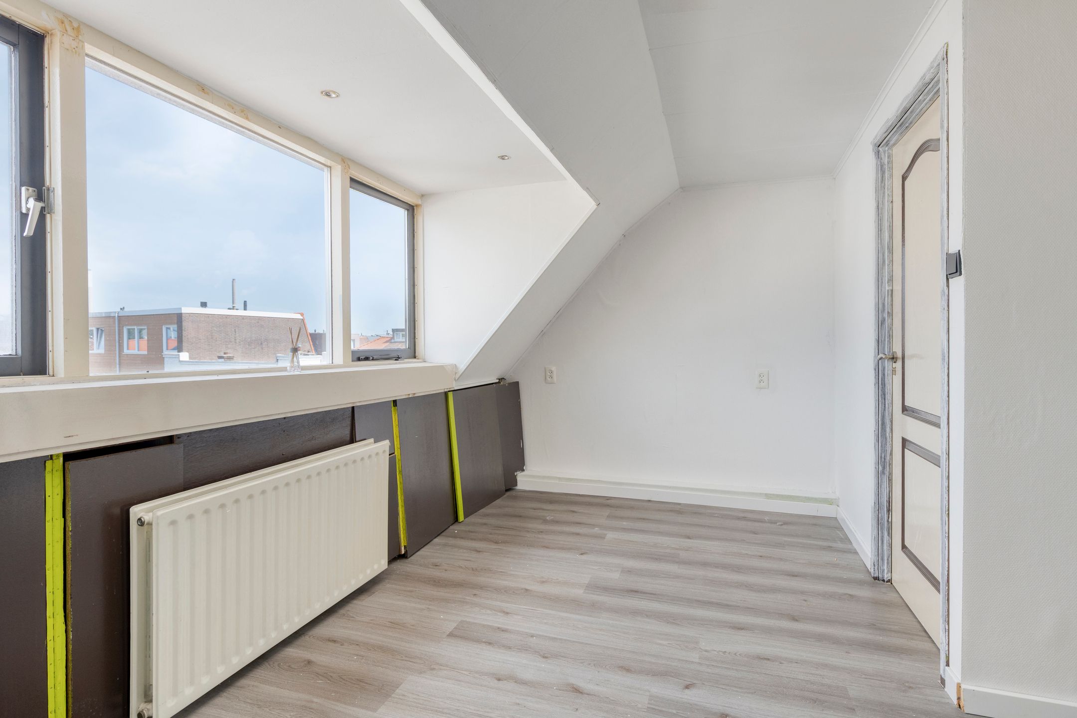 Photo 18 of De Ruyterstraat 75