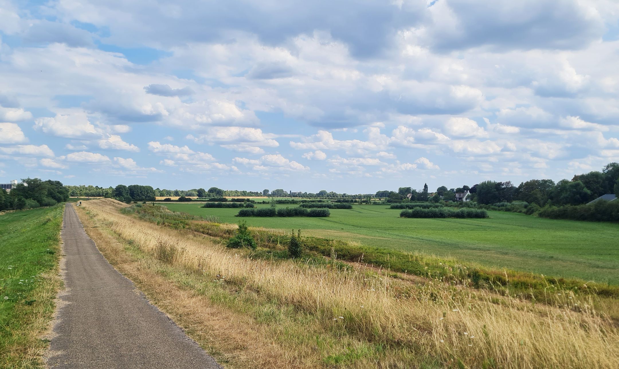 Photo 9 of Onderweg 2