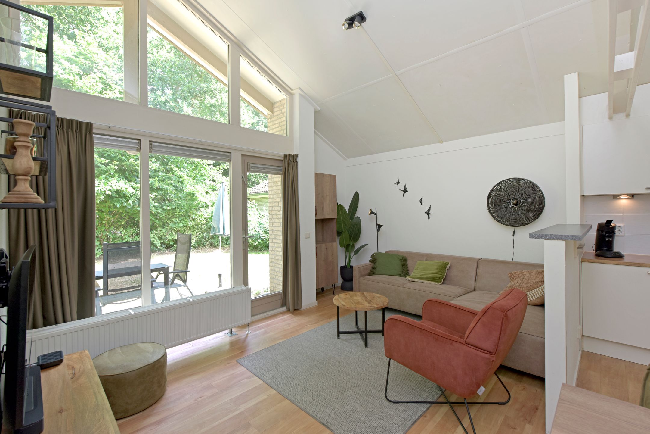 2-bedroom freehold villa in Braamt — photo 3 of 5