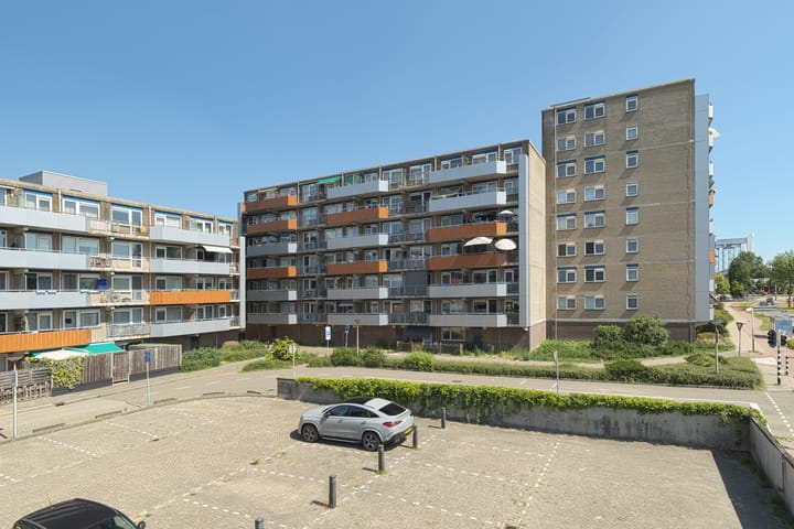 Appartement te koop: Tomatenplein 193, Zwijndrecht