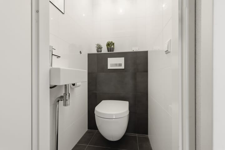 Tussenwoning te koop: Claude Debussystraat 24, Zaandijk