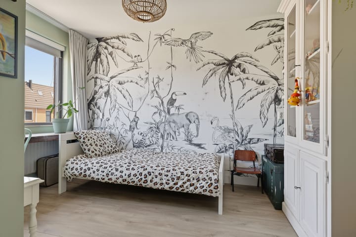 Tussenwoning te koop: Claude Debussystraat 24, Zaandijk