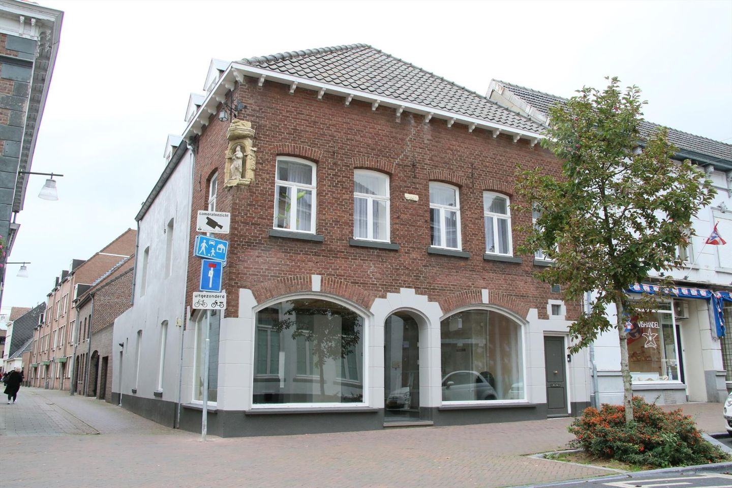 View photo 1 of Minderbroedersstraat 1-A
